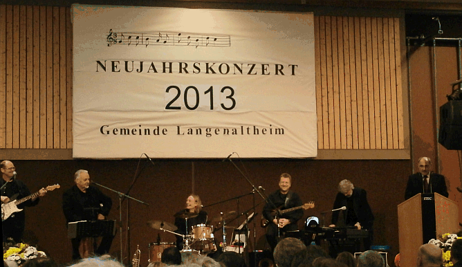 Image:Neujahrskonzert in LA - Die Peterlesboum Revival Band