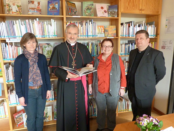 Image:Bischofsbesuch und bibfit